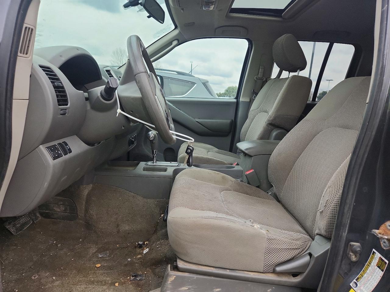 2010 NISSAN FRONTIER