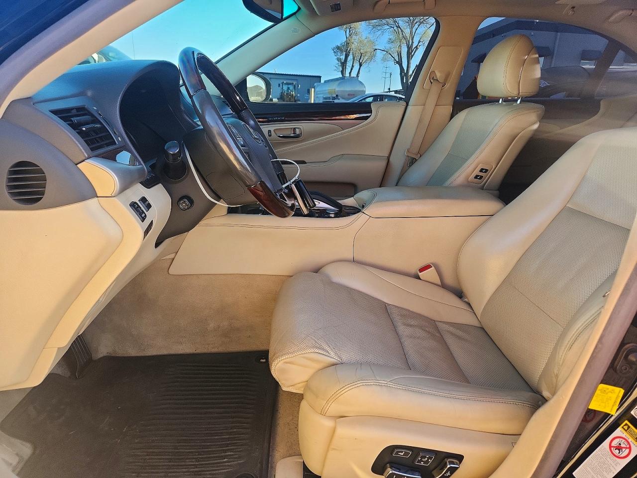 2016 LEXUS LS500