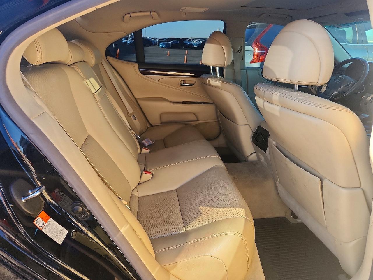 2016 LEXUS LS500