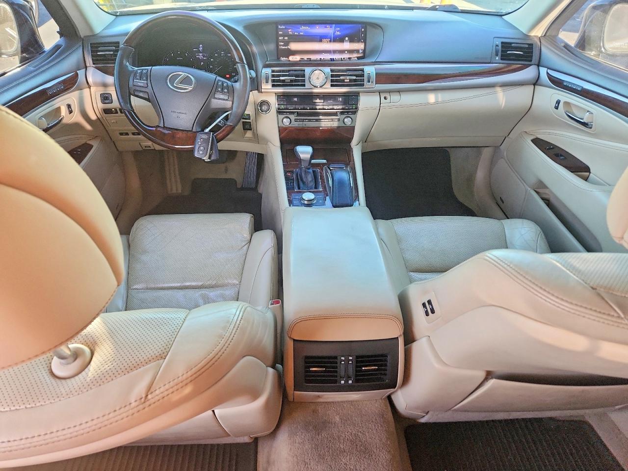 2016 LEXUS LS500