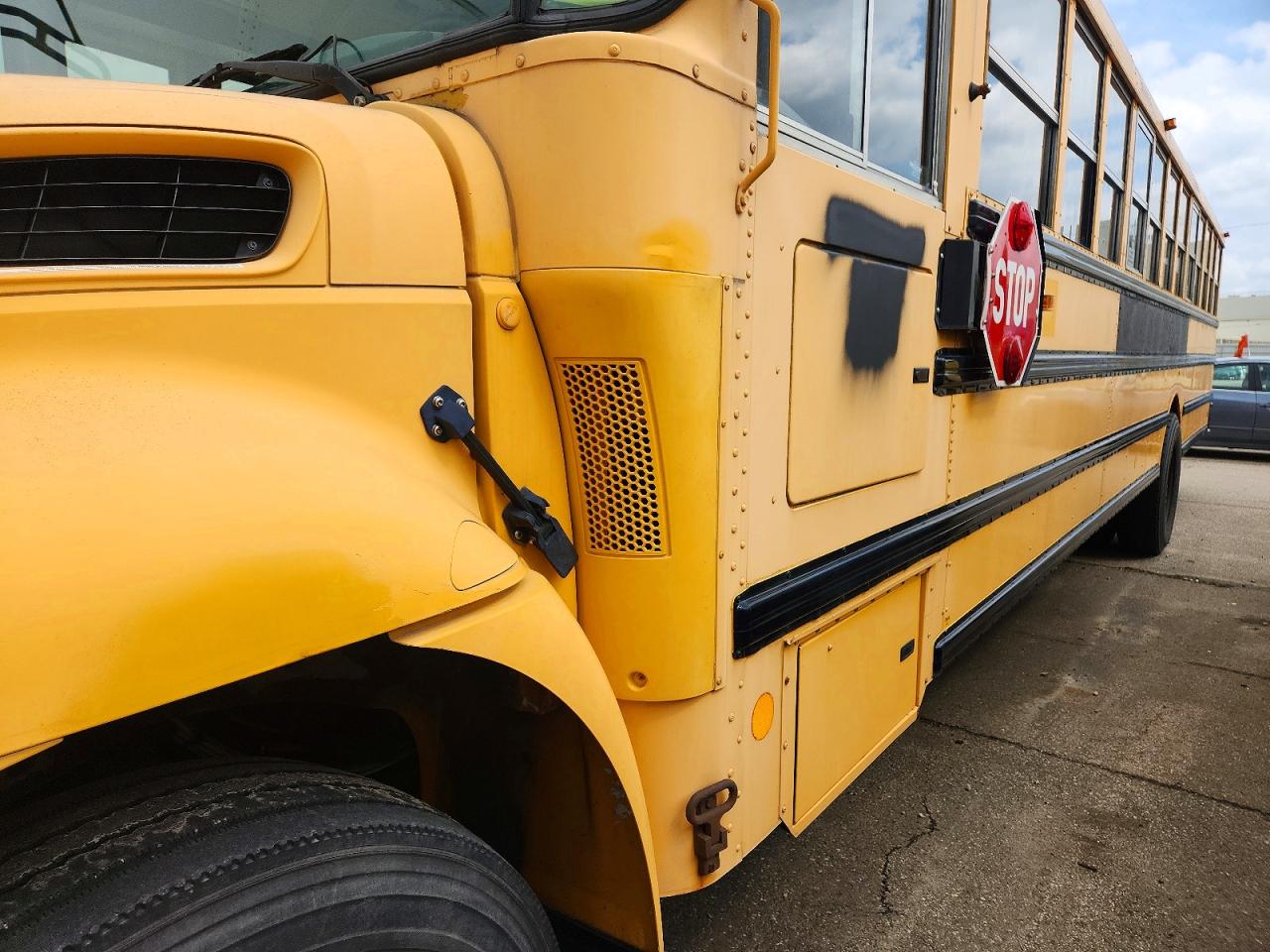2009 IC CORPORATION CE SERIES