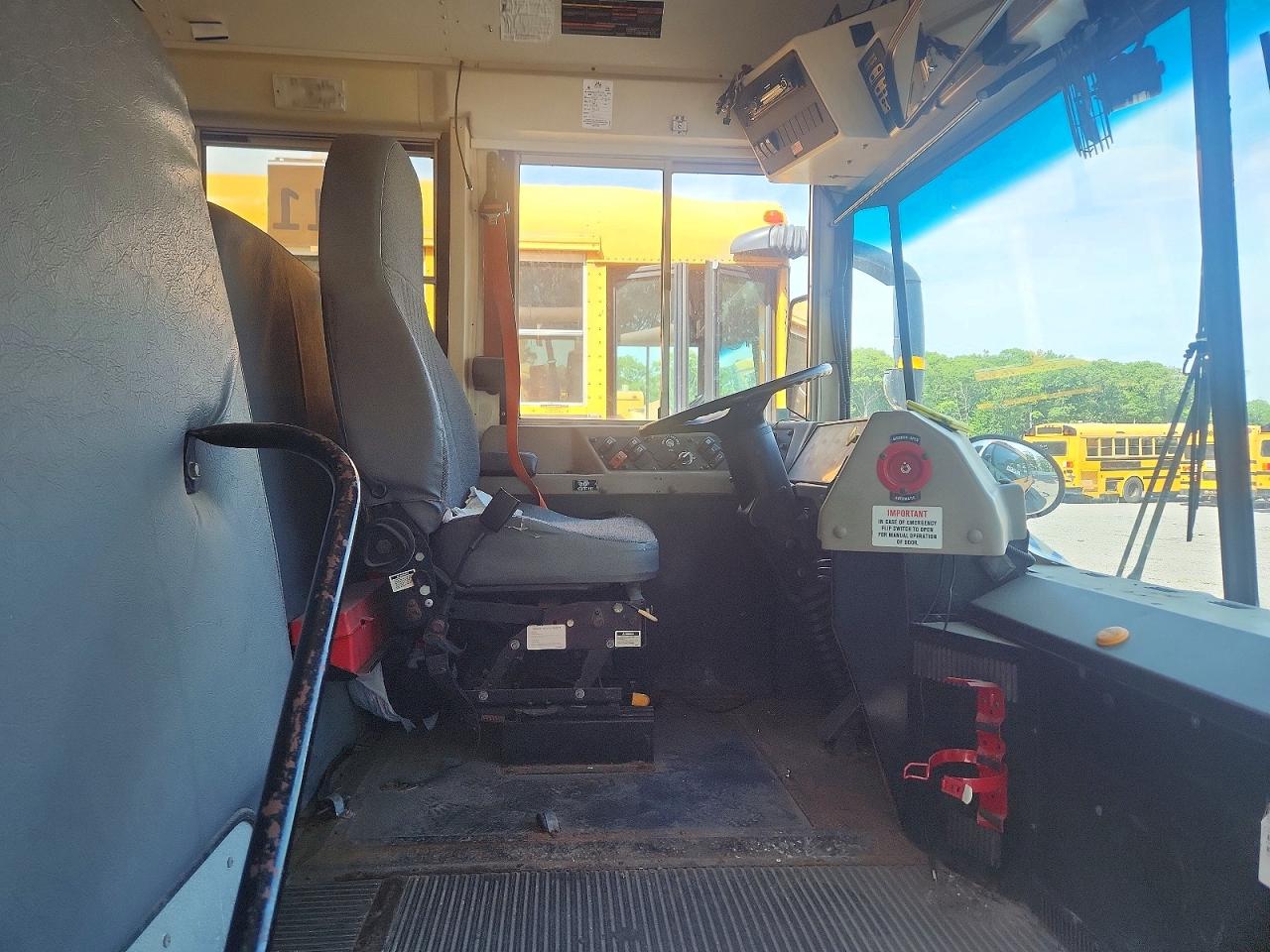 2015 IC CORPORATION 3000 RE