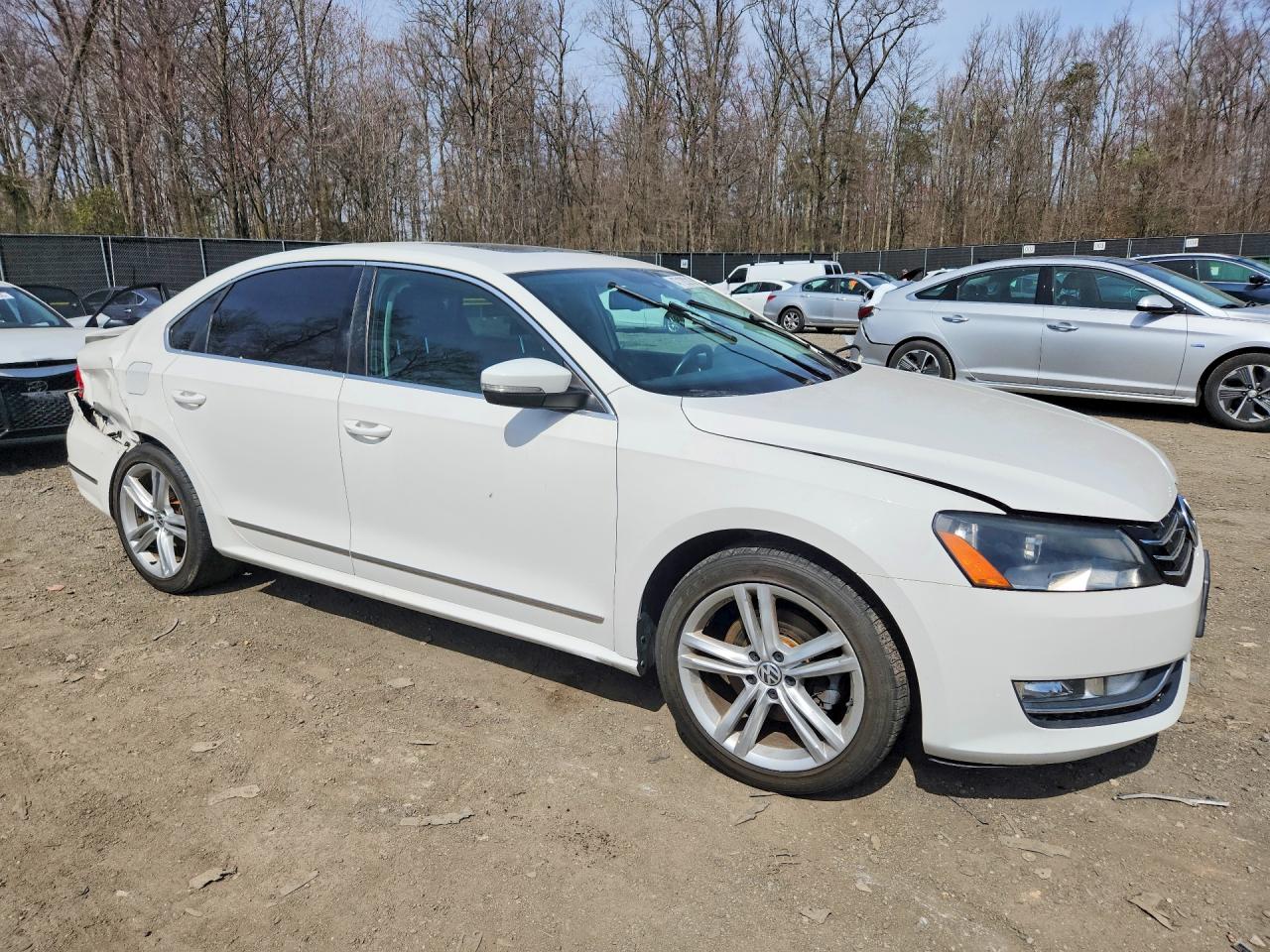 2015 VOLKSWAGEN PASSAT