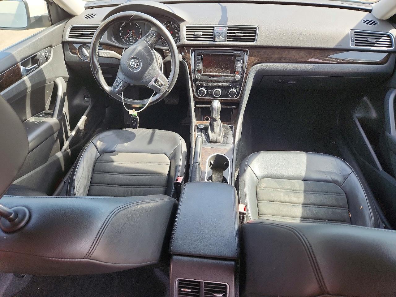 2015 VOLKSWAGEN PASSAT