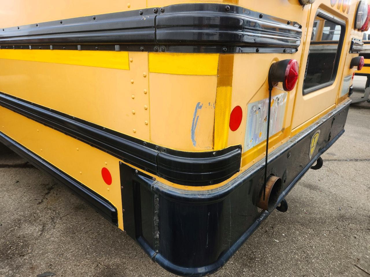 2011 IC CORPORATION CE SERIES