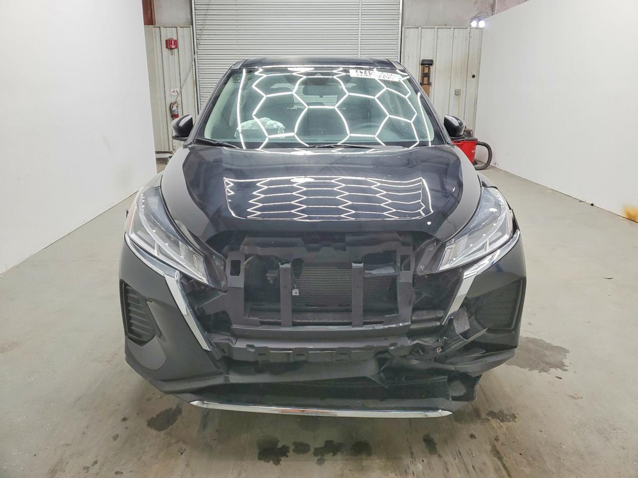 2024 NISSAN KICKS