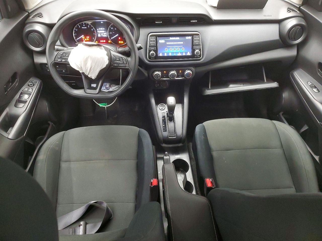 2024 NISSAN KICKS