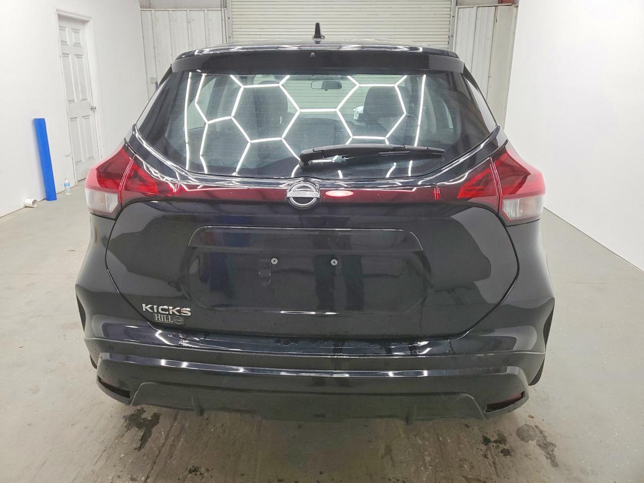 2024 NISSAN KICKS