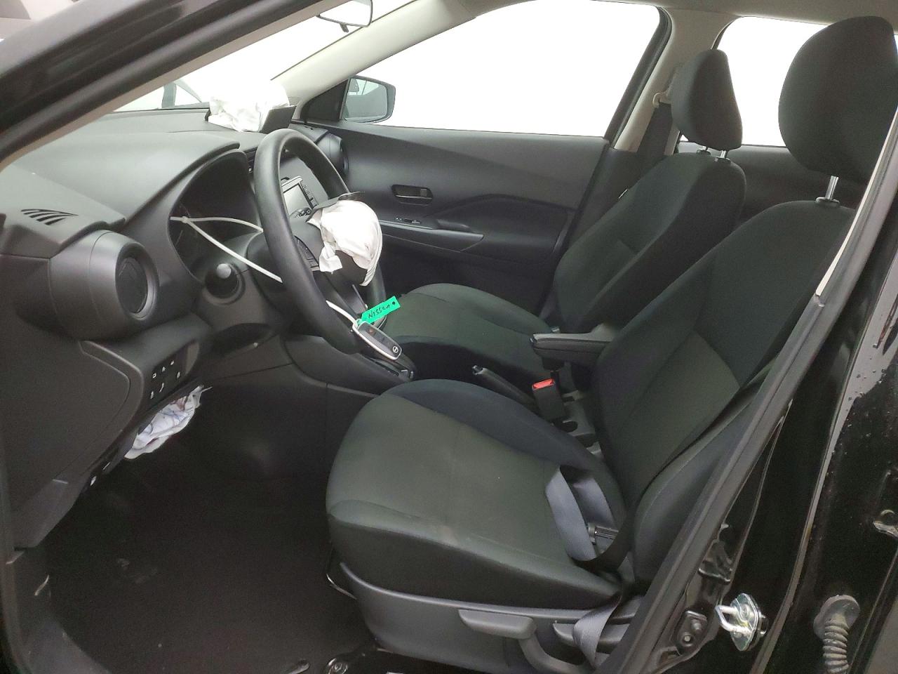 2024 NISSAN KICKS