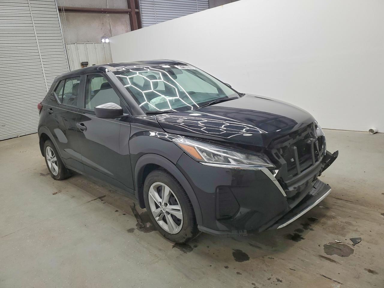 2024 NISSAN KICKS