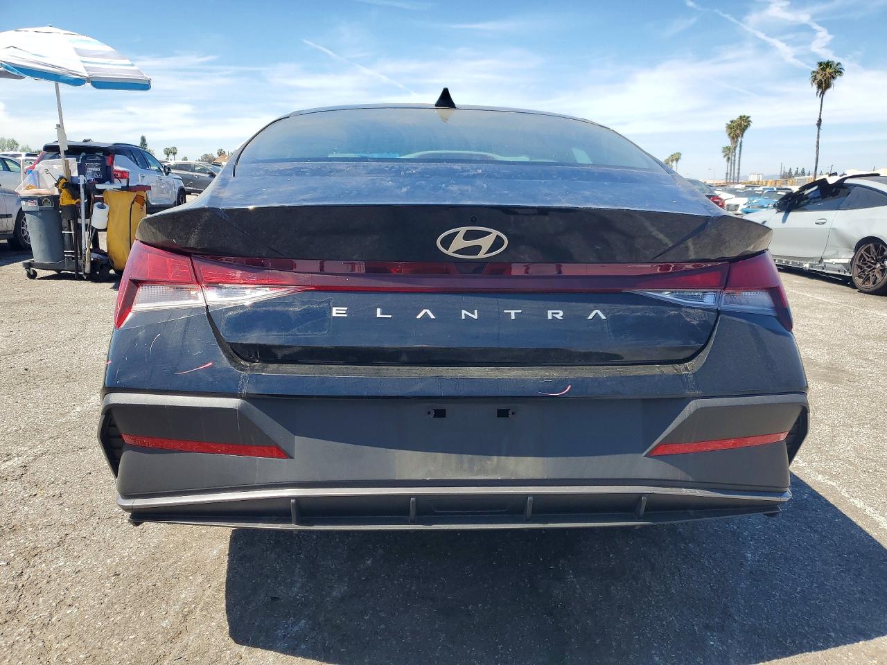 2024 HYUNDAI ELANTRA