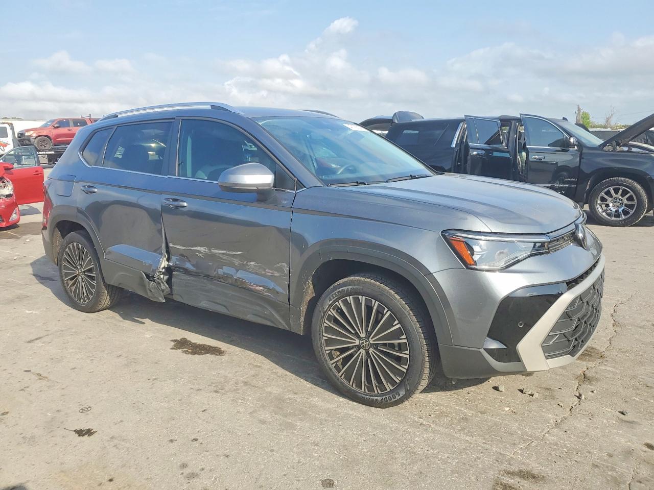 2025 VOLKSWAGEN TAOS