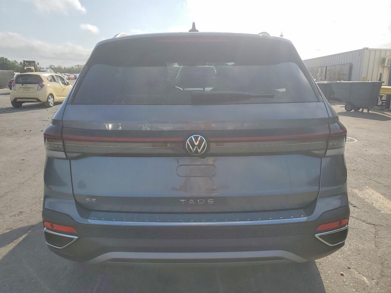 2025 VOLKSWAGEN TAOS