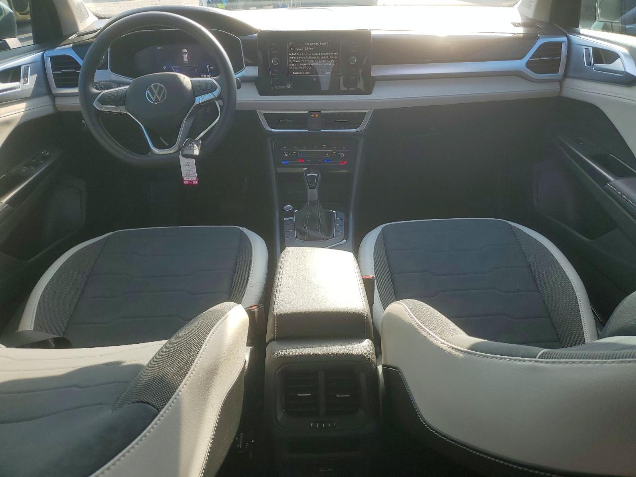 2025 VOLKSWAGEN TAOS