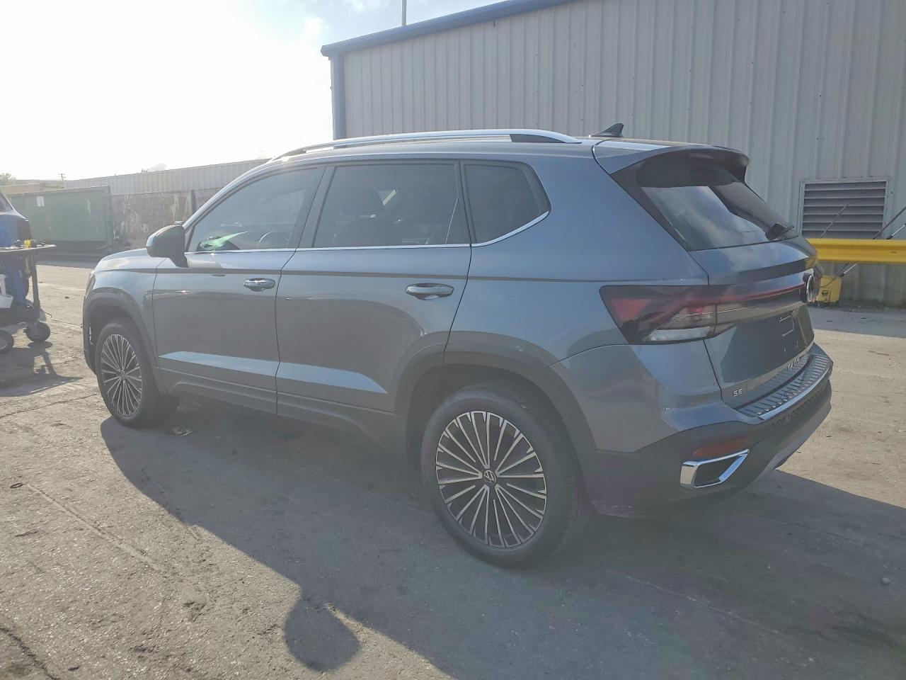 2025 VOLKSWAGEN TAOS