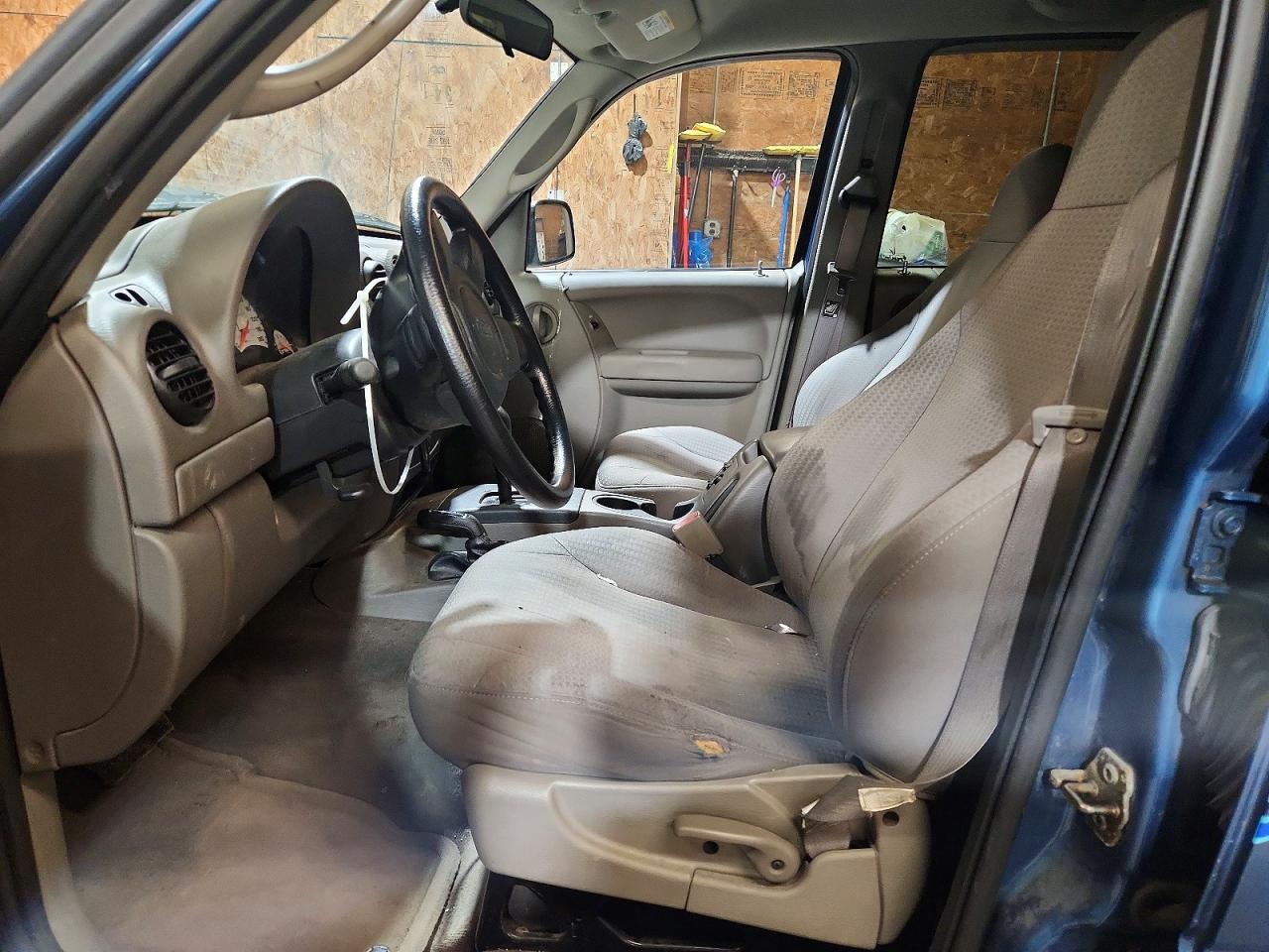 2004 JEEP LIBERTY