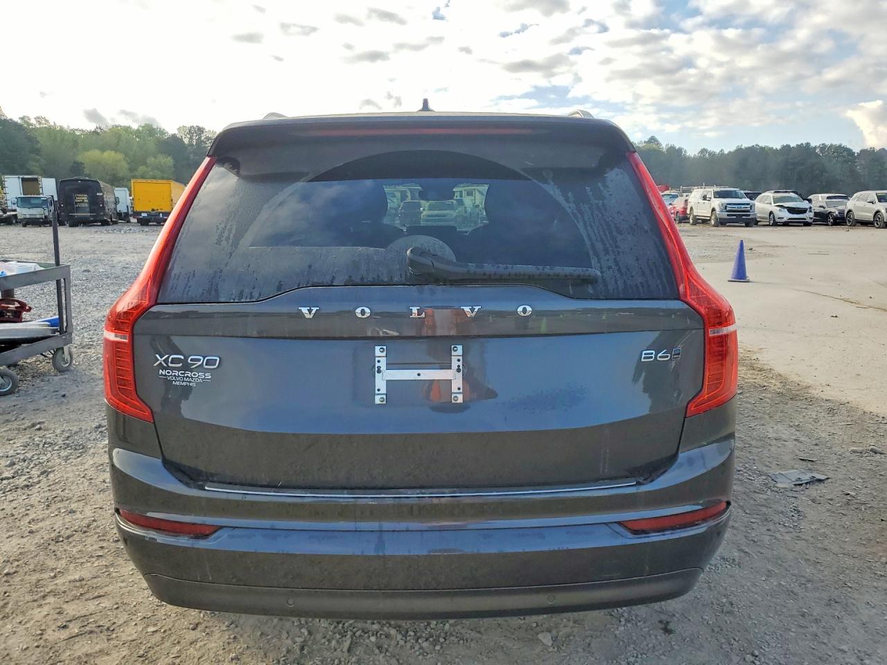 2023 VOLVO XC90