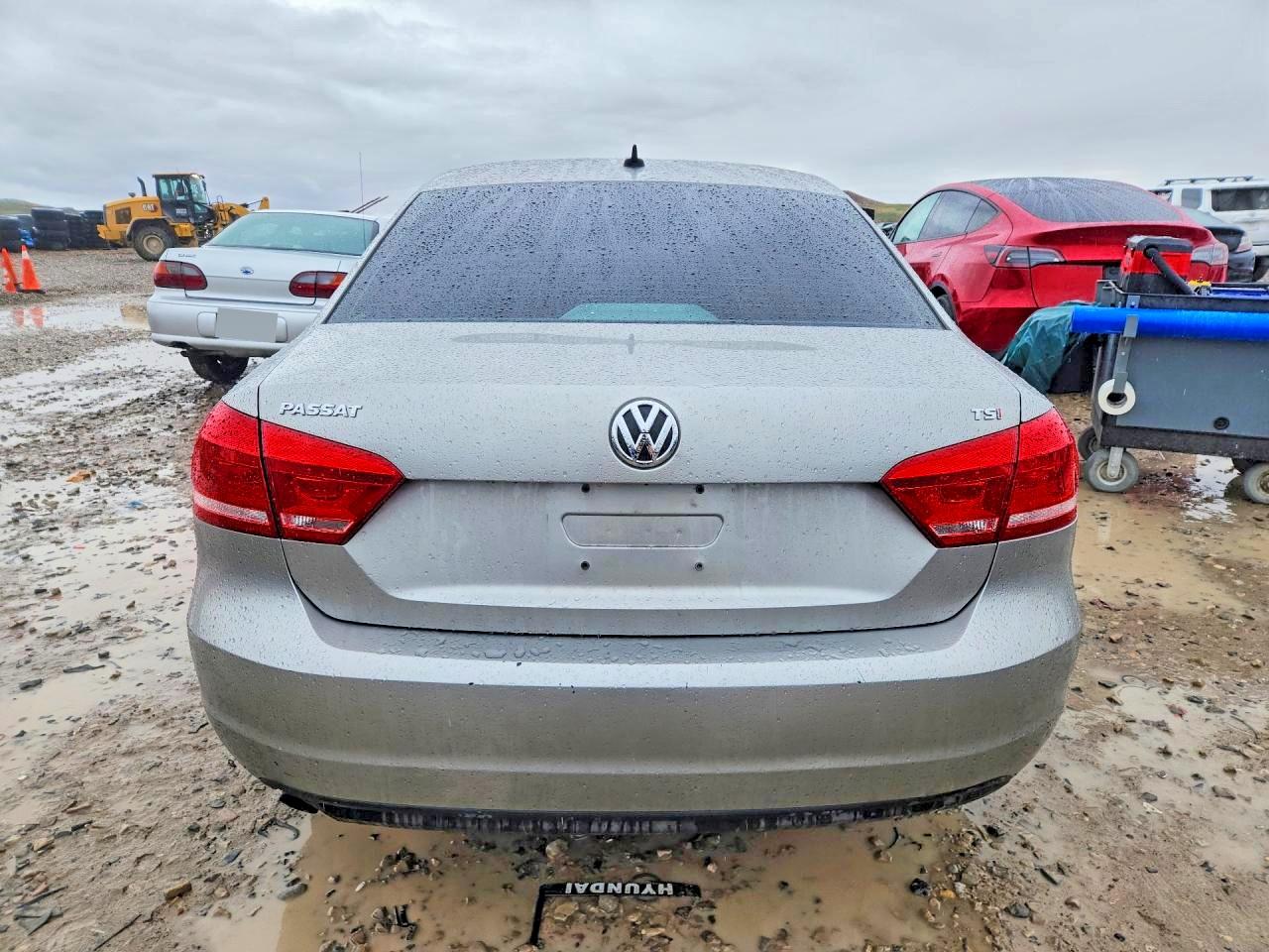 2014 VOLKSWAGEN PASSAT