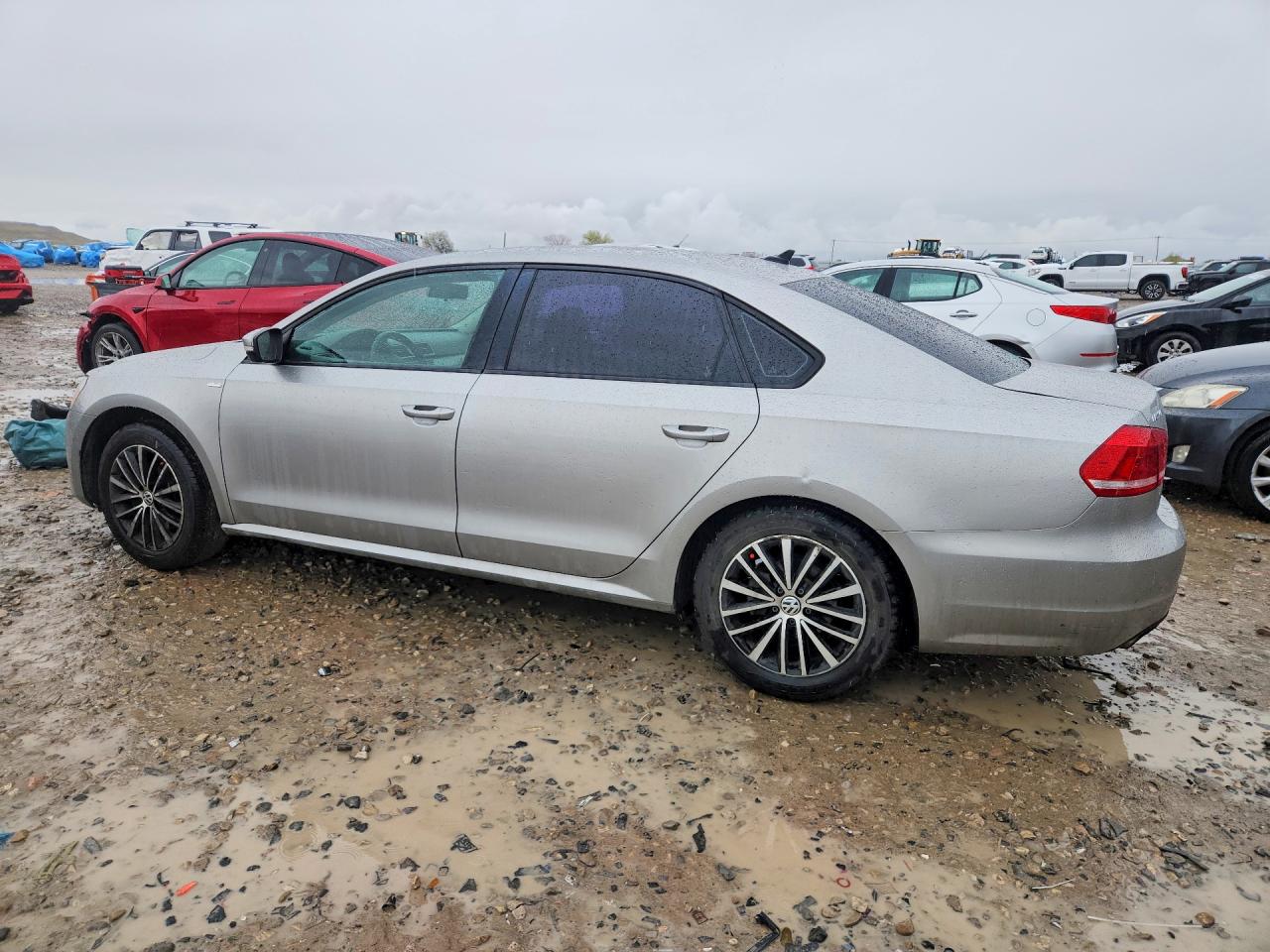 2014 VOLKSWAGEN PASSAT