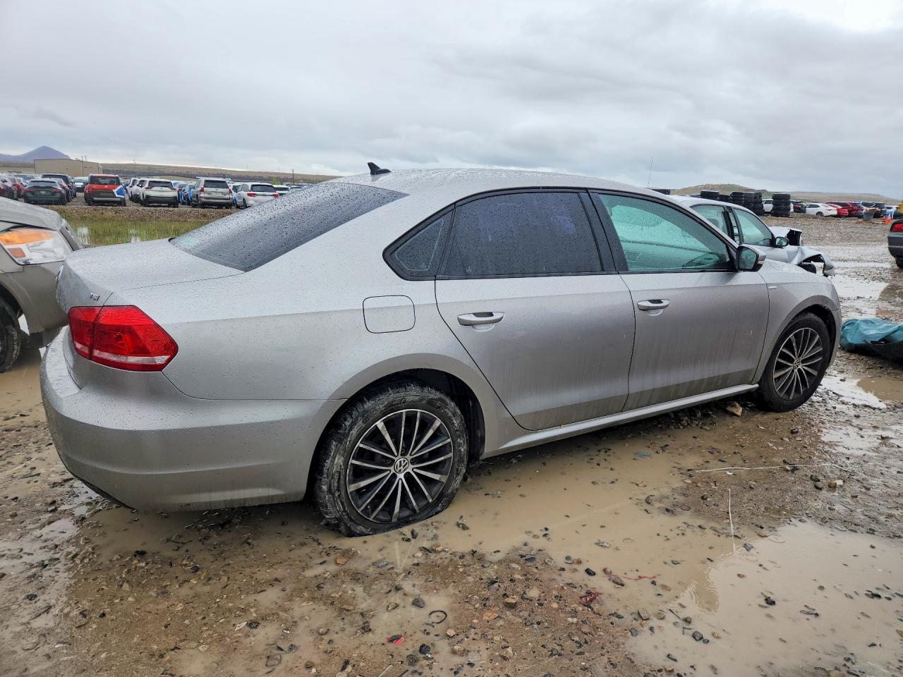 2014 VOLKSWAGEN PASSAT