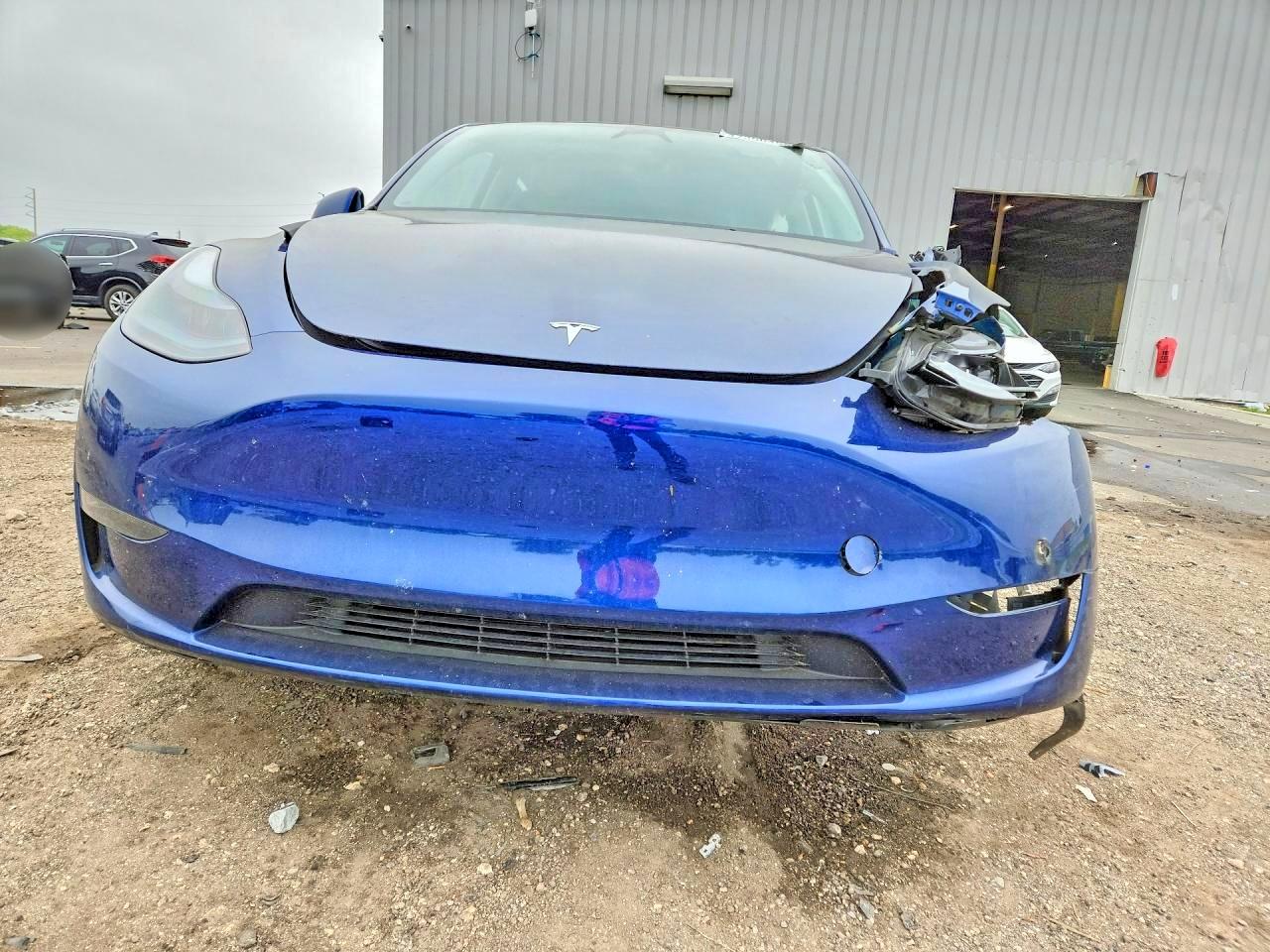 2024 TESLA MODEL Y