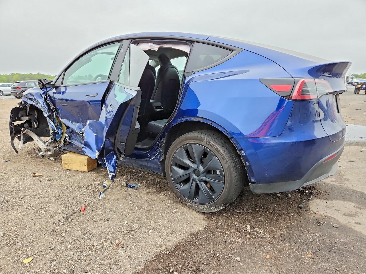 2024 TESLA MODEL Y