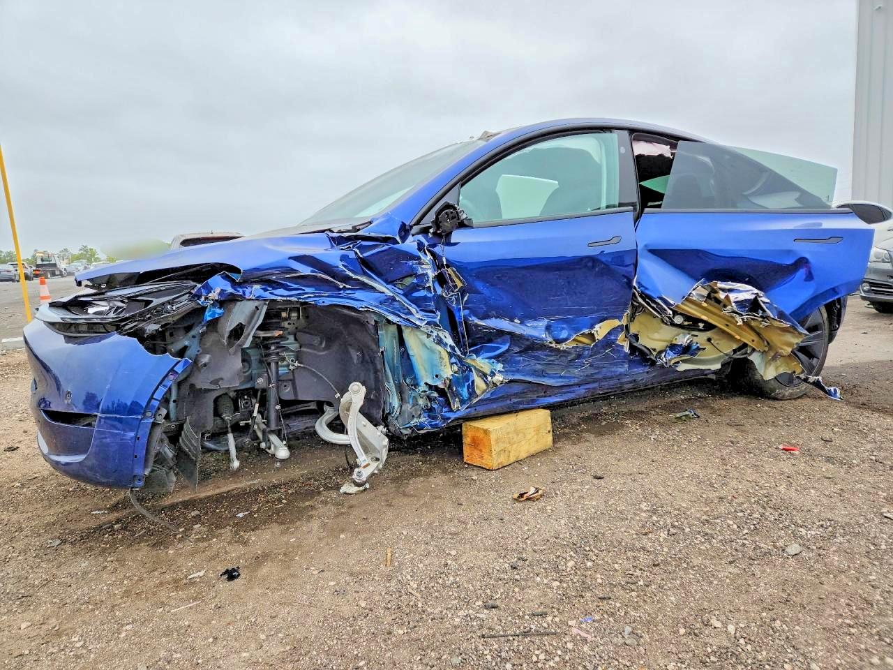 2024 TESLA MODEL Y