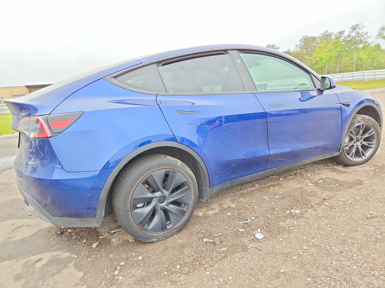 2024 TESLA MODEL Y