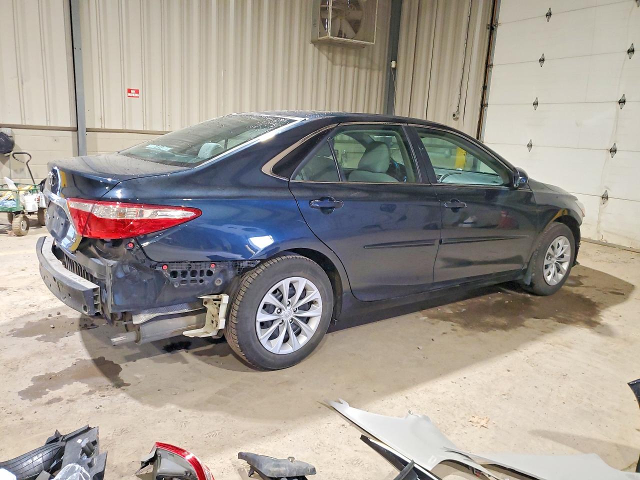 2016 TOYOTA CAMRY