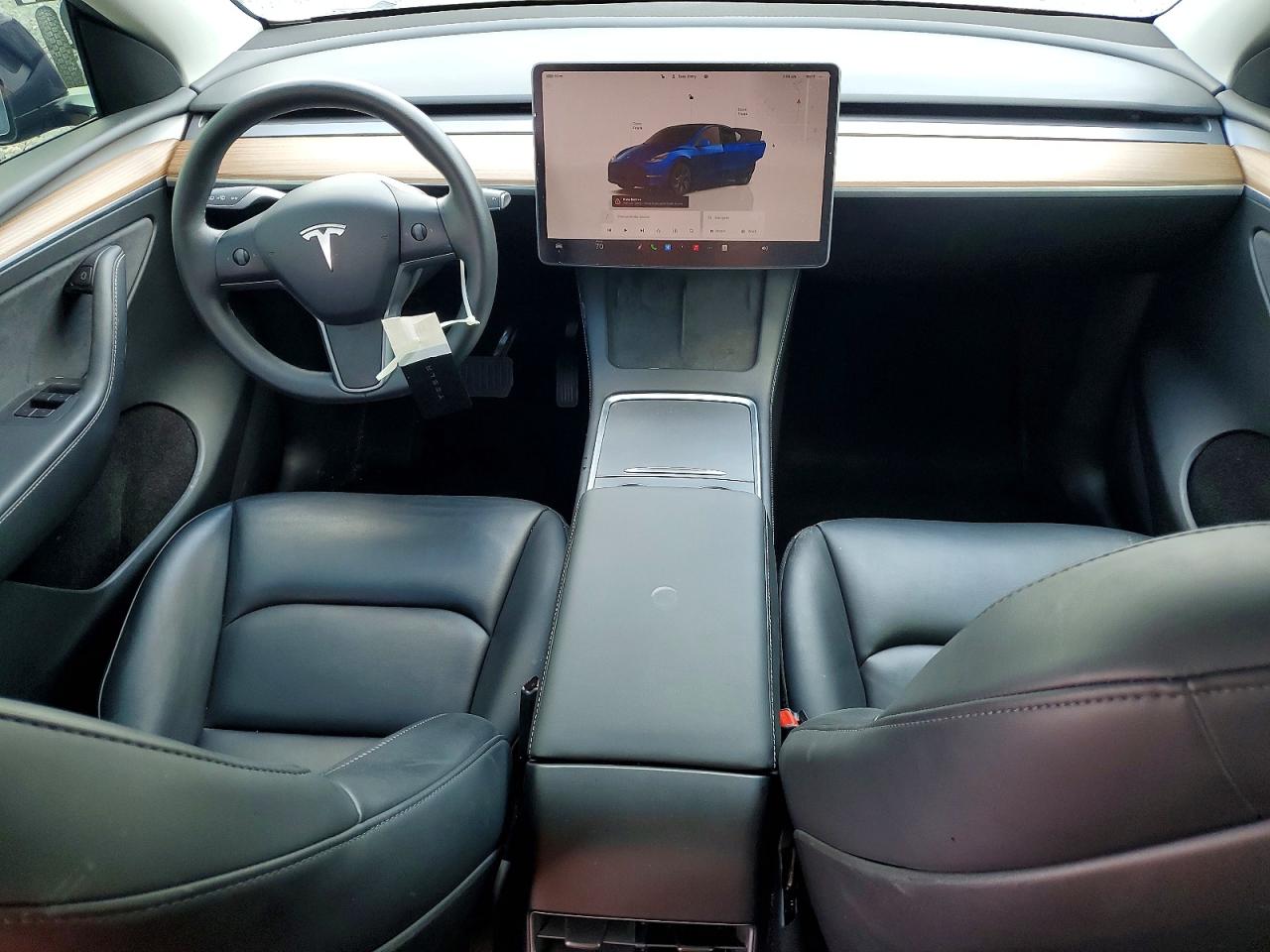 2025 TESLA MODEL Y