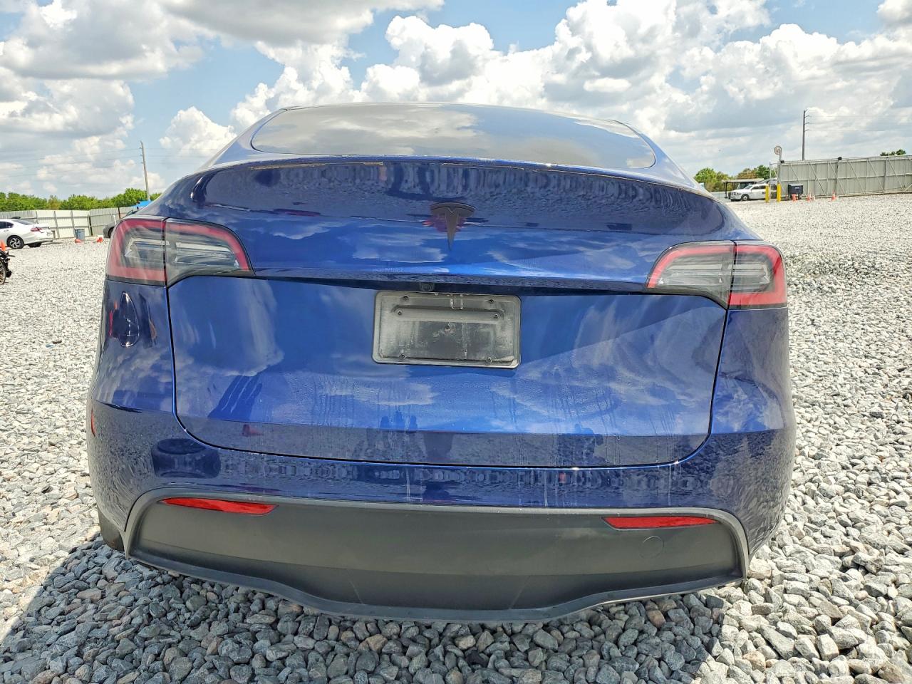 2025 TESLA MODEL Y