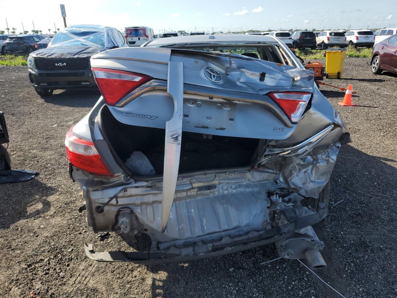2015 TOYOTA CAMRY