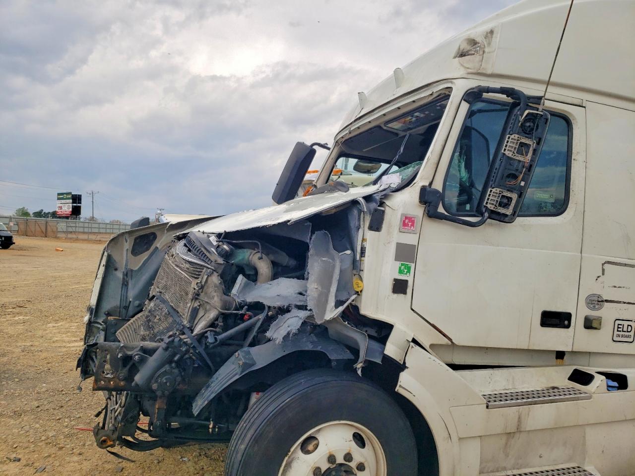 2012 VOLVO VN