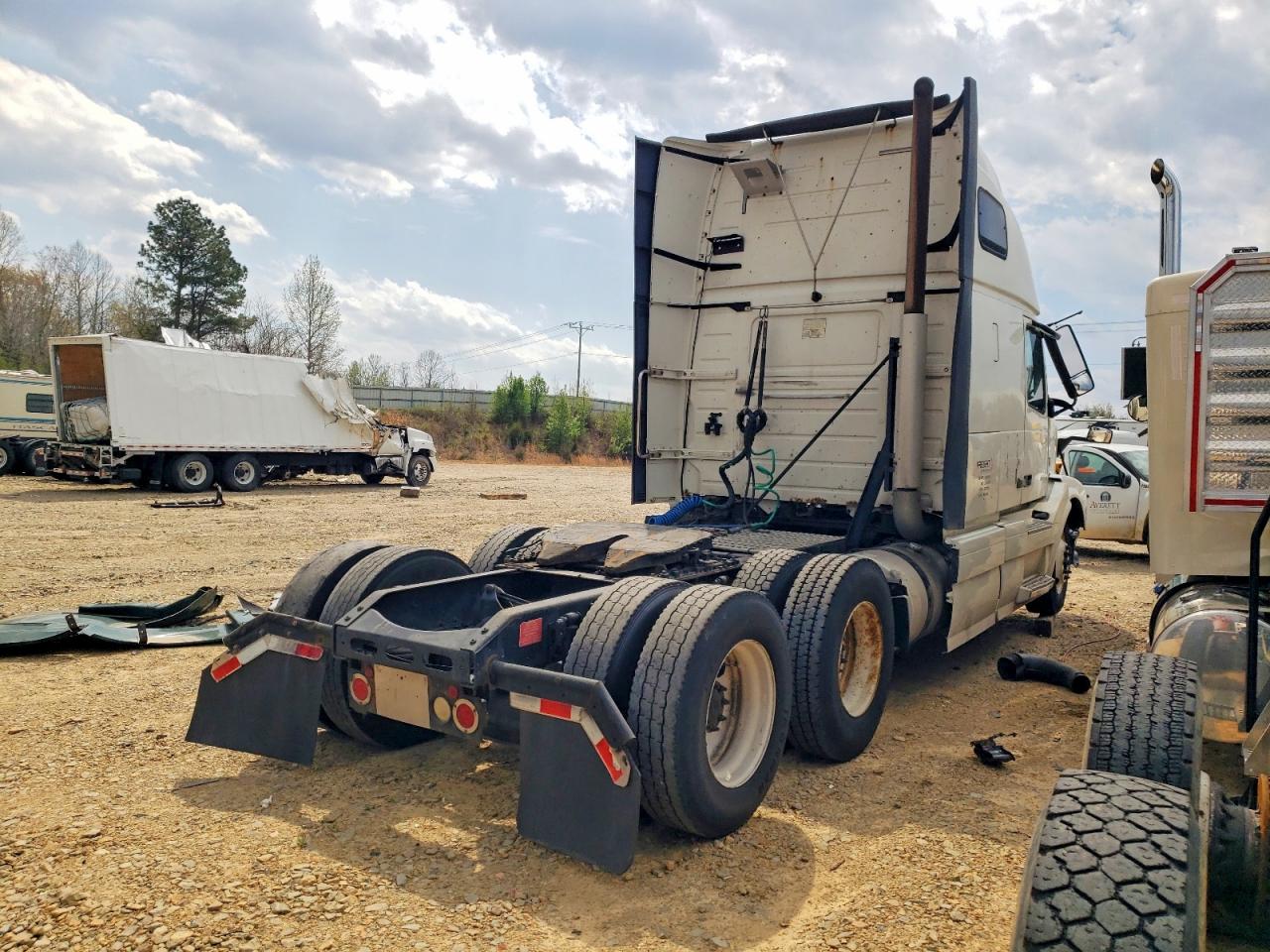 2012 VOLVO VN