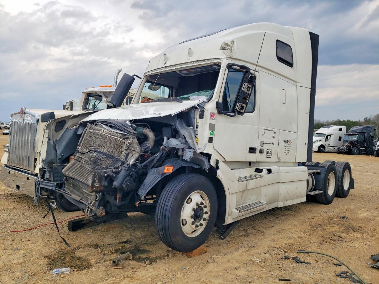 2012 VOLVO VN