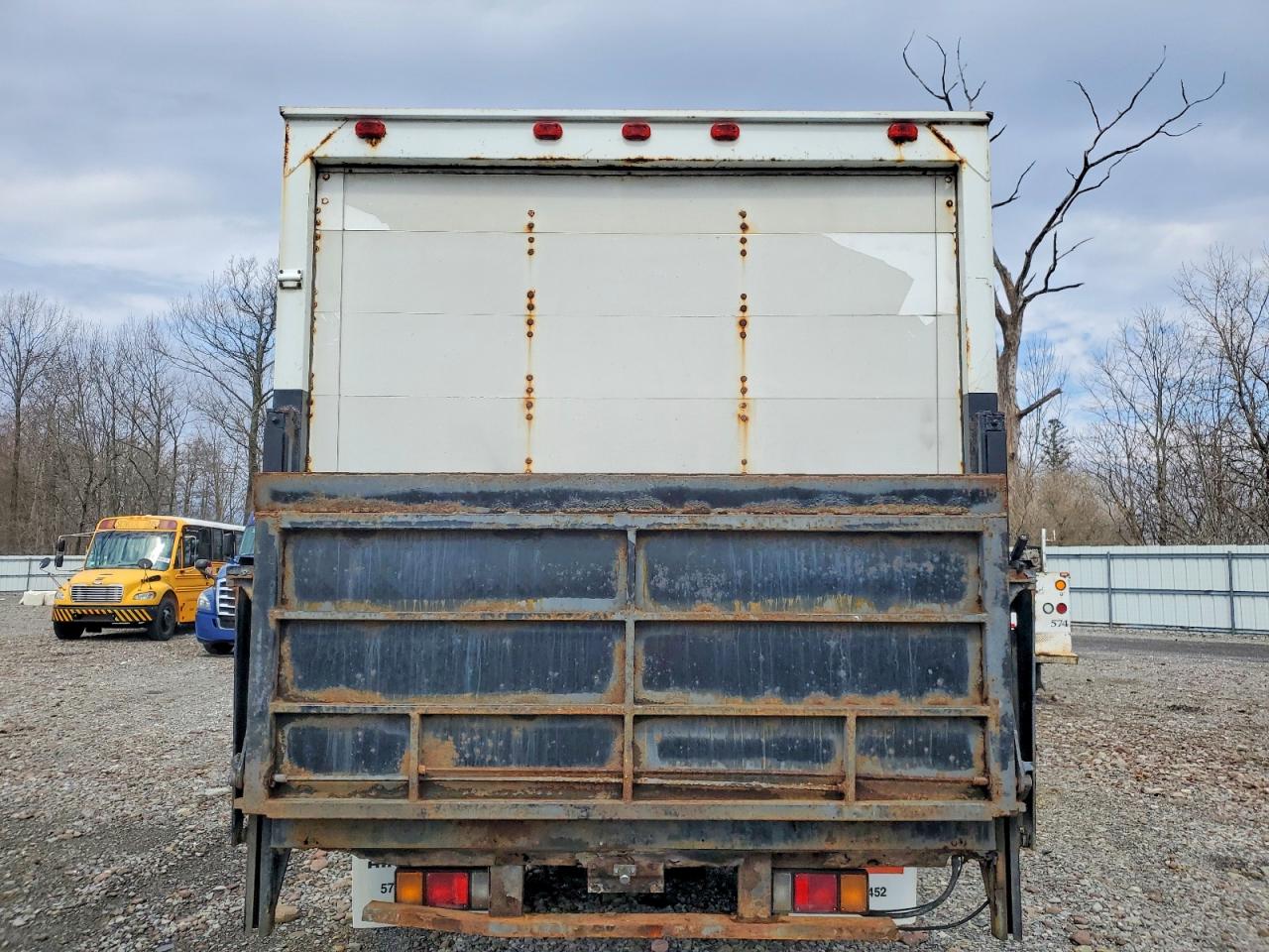 2009 ISUZU NPR