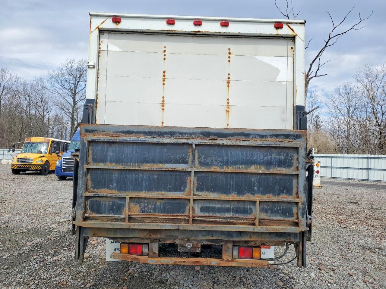 2009 ISUZU NPR