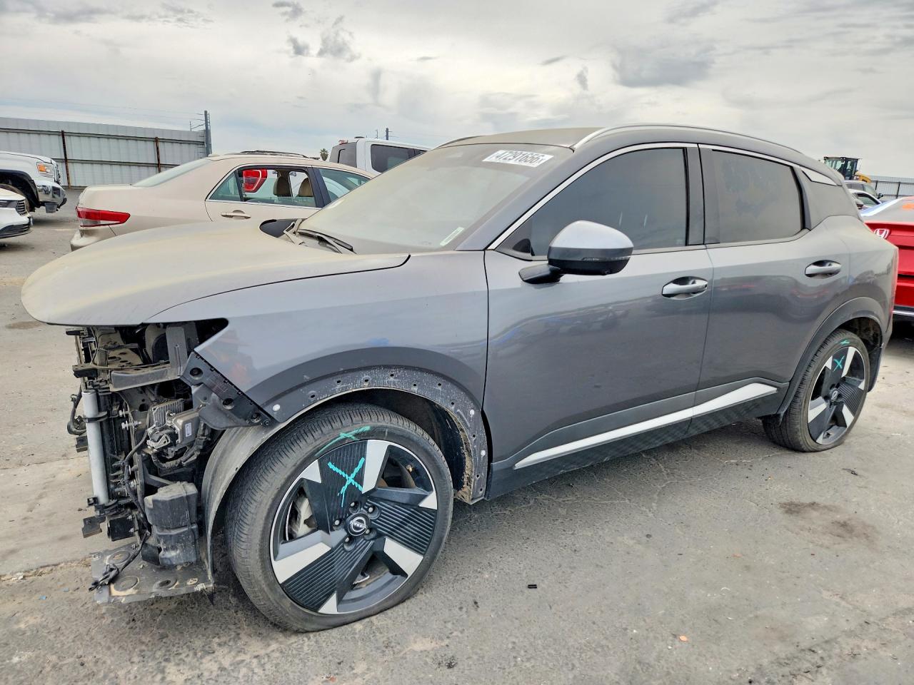2025 NISSAN KICKS