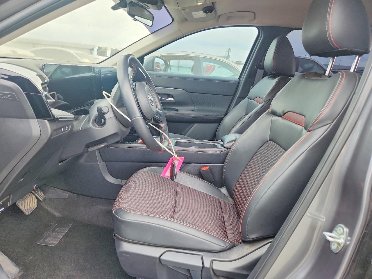 2025 NISSAN KICKS
