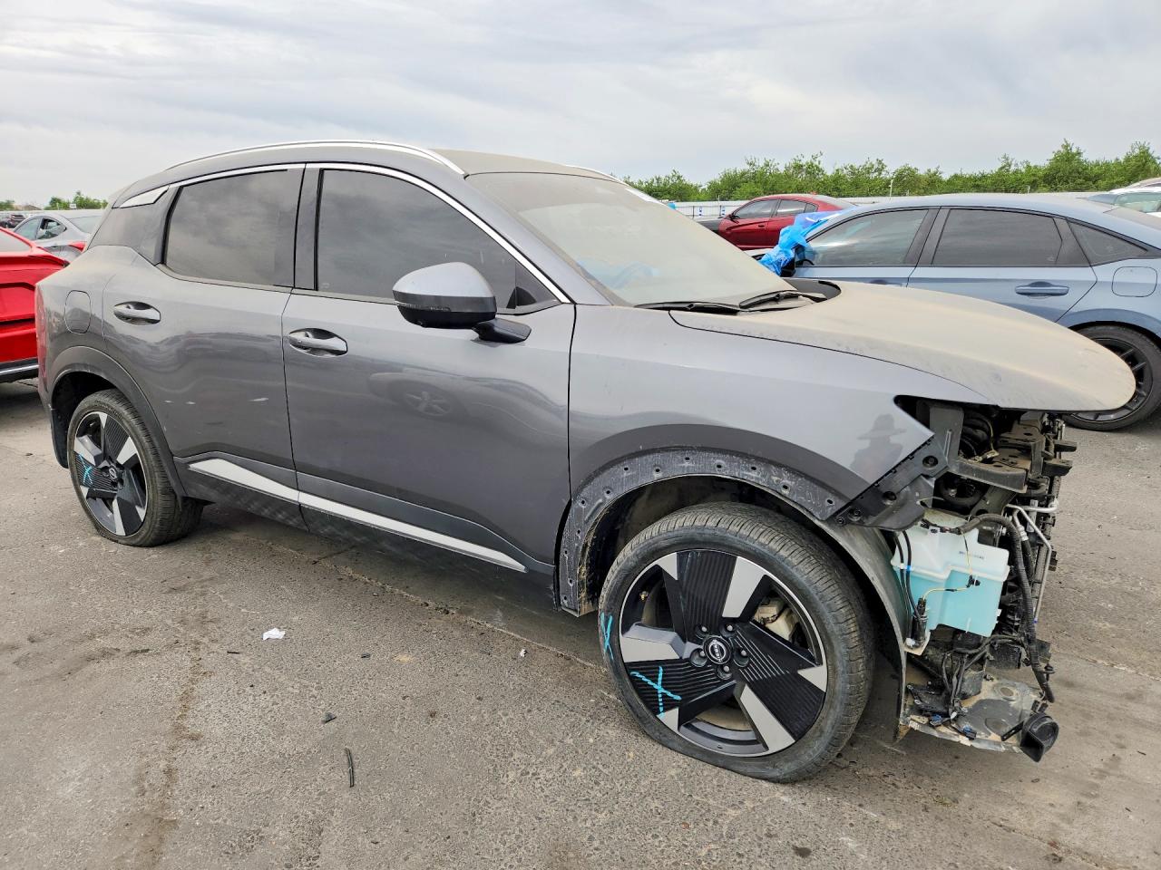 2025 NISSAN KICKS