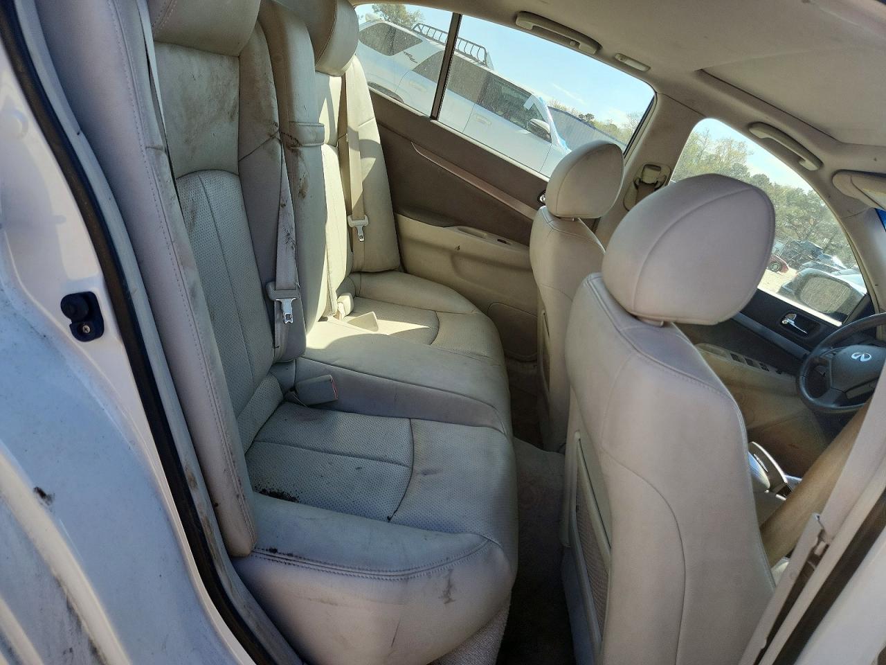 2013 INFINITI G37