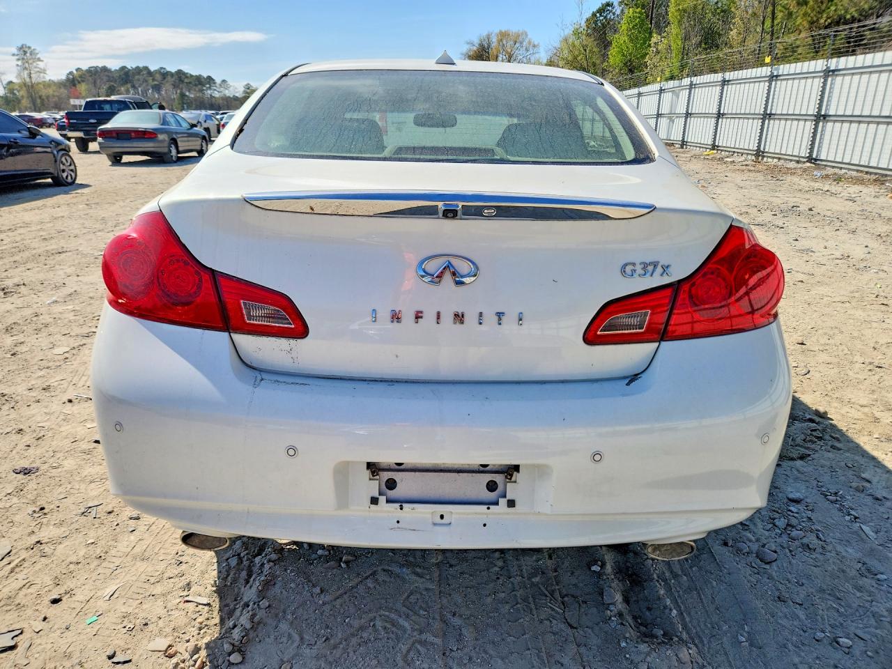2013 INFINITI G37