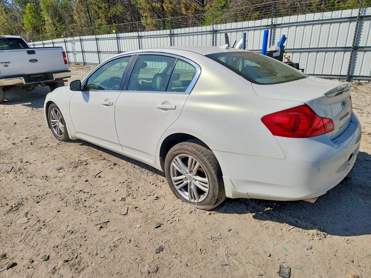 2013 INFINITI G37