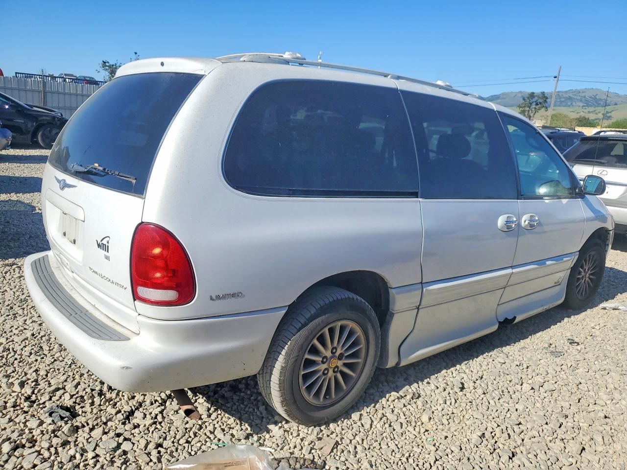 2000 CHRYSLER MINIVAN