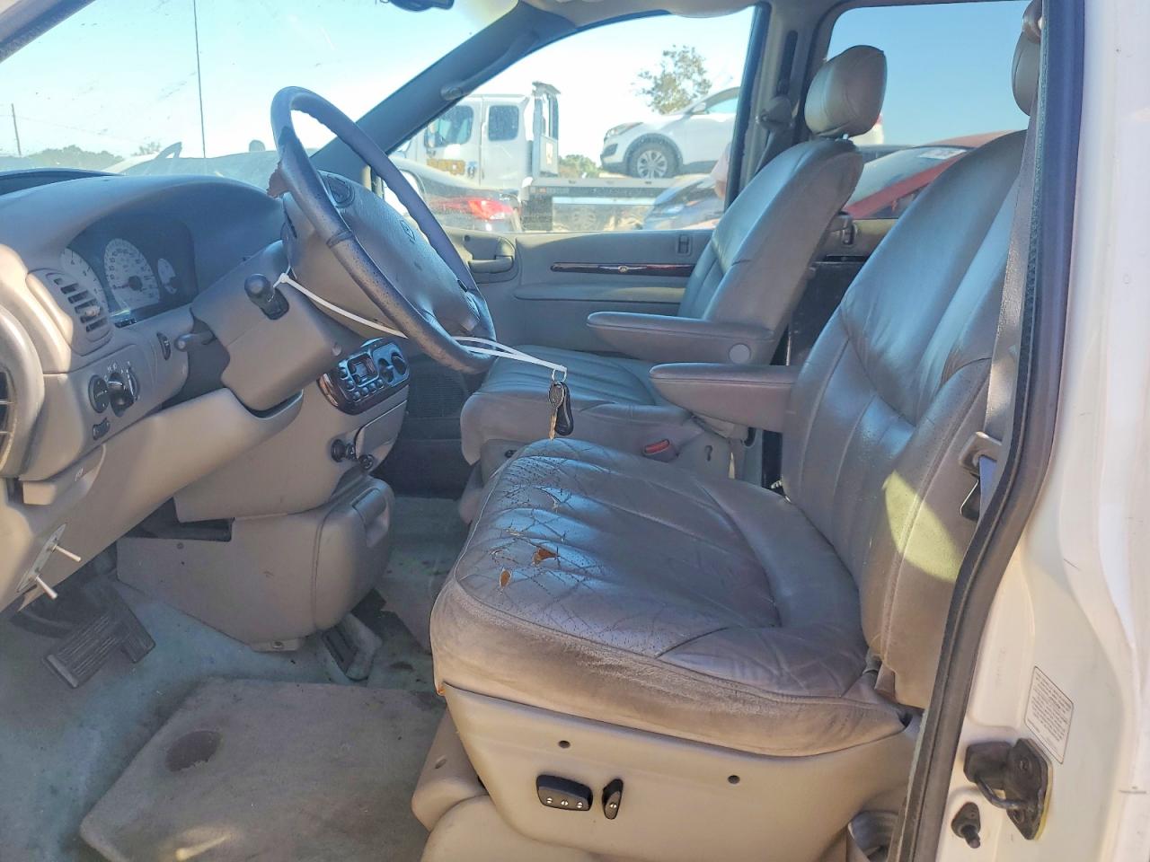 2000 CHRYSLER MINIVAN