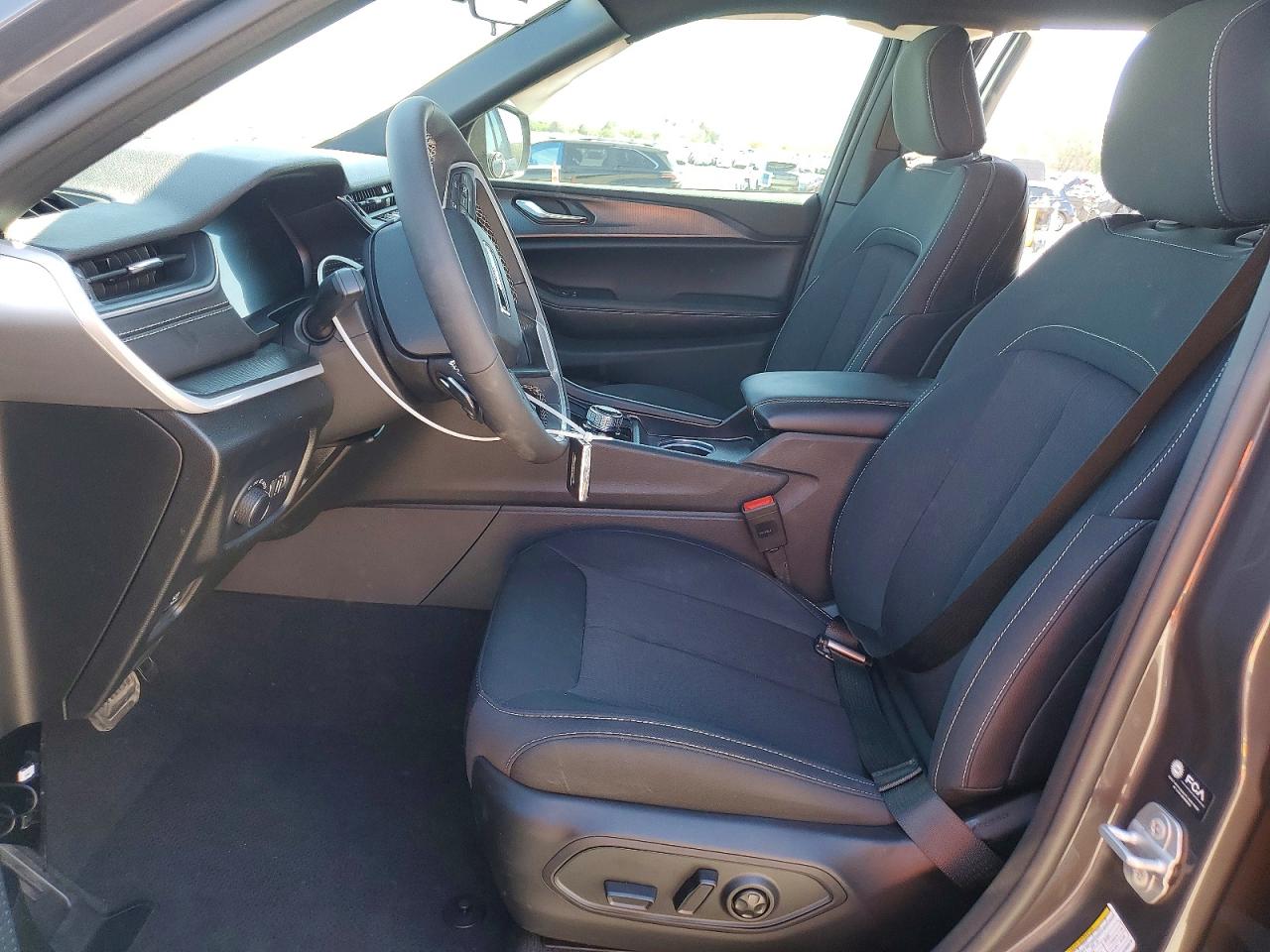2025 JEEP GRAND CHER