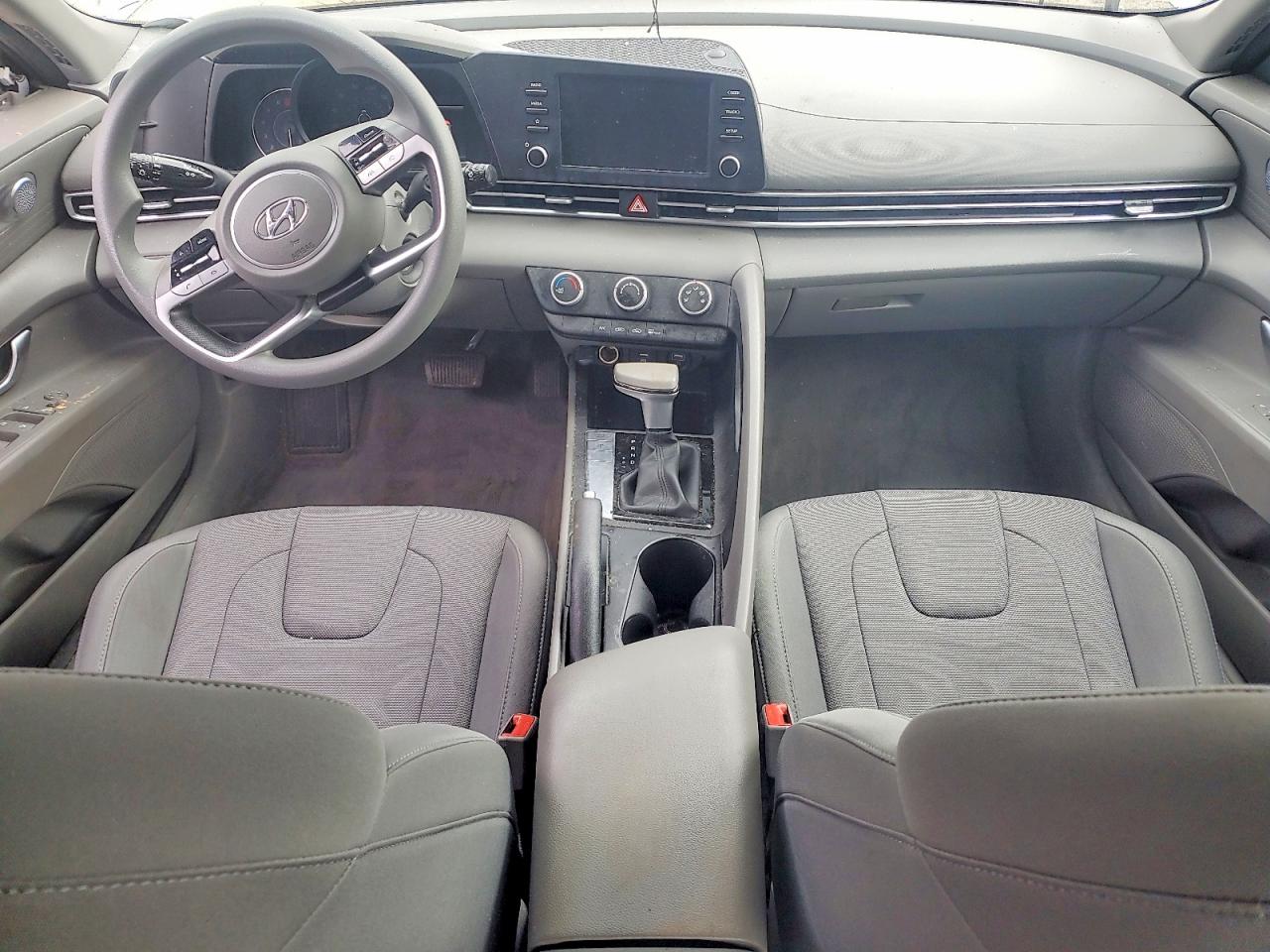 2022 HYUNDAI ELANTRA
