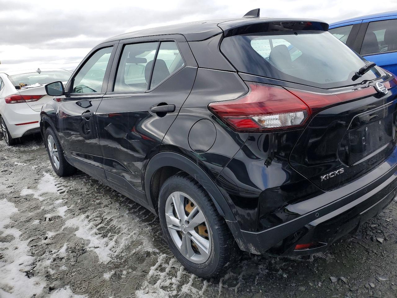 2021 NISSAN KICKS