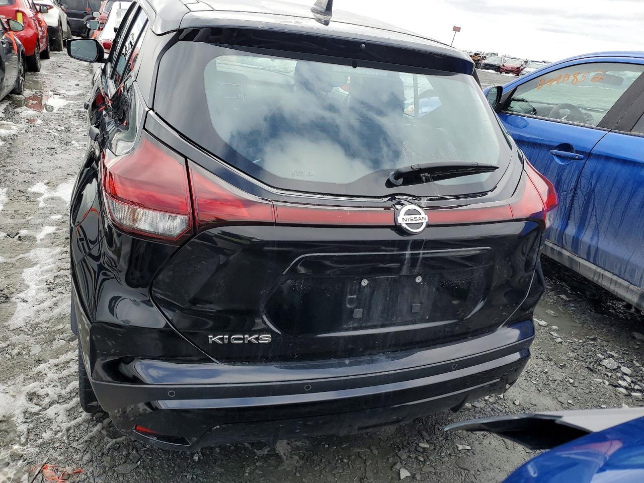 2021 NISSAN KICKS