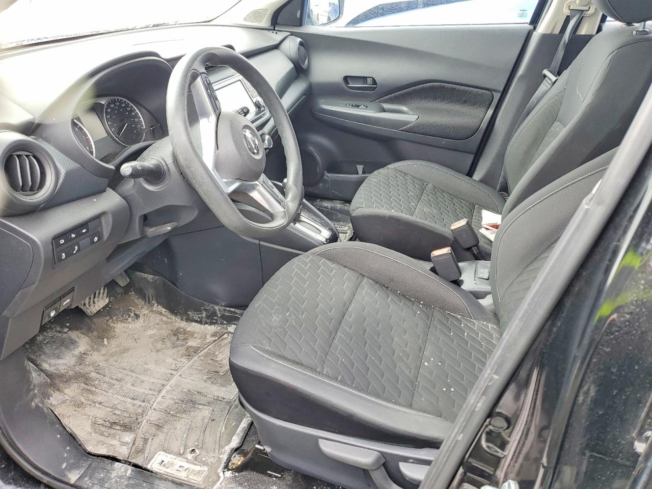 2021 NISSAN KICKS